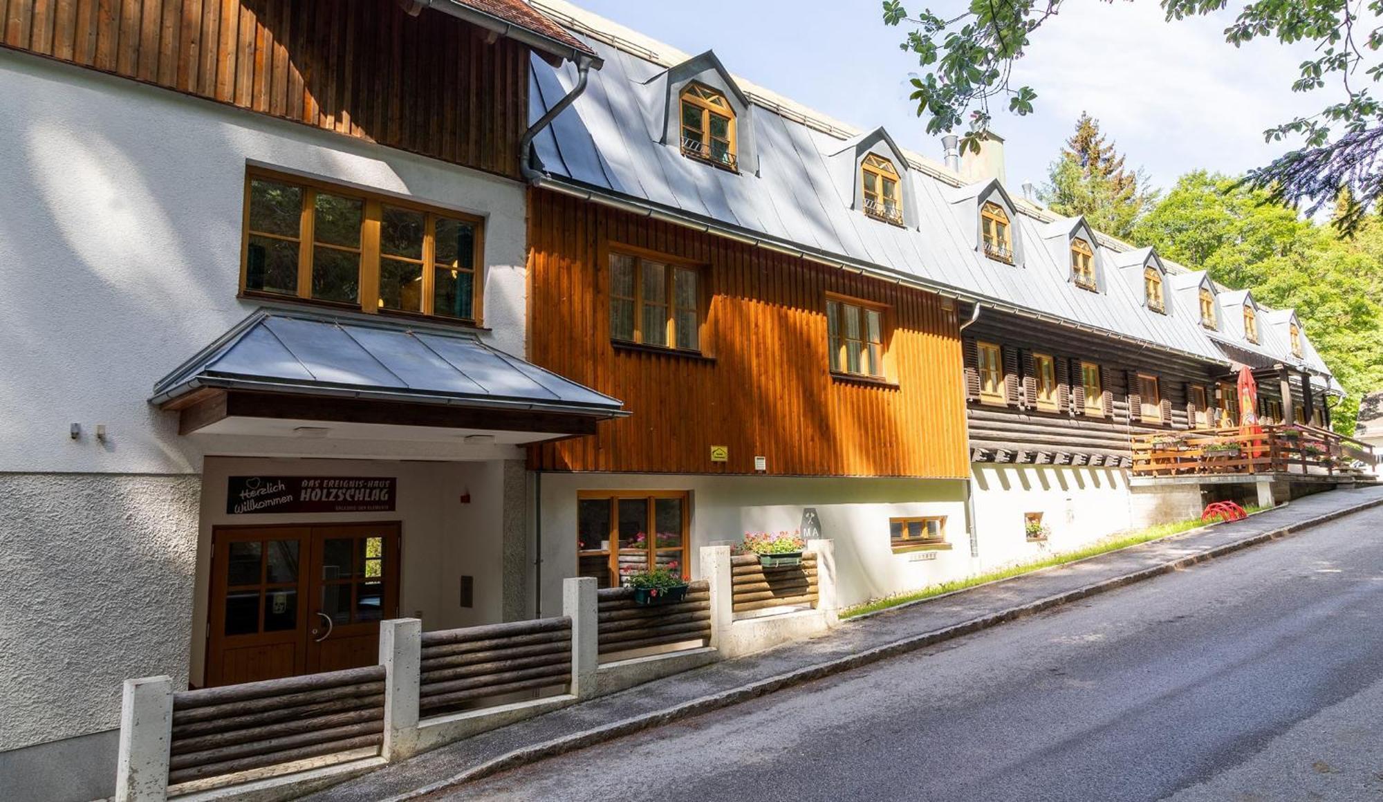 Forsthaus Apartment Holzschlag エクステリア 写真
